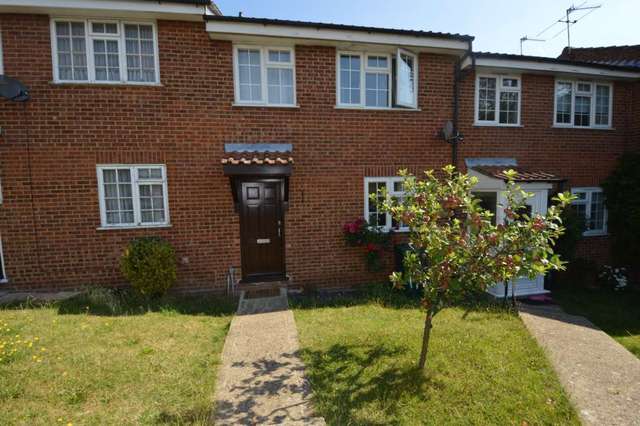  Image of 3 bedroom Terraced house to rent in Elm Way London N11 at Elm Way  London, N11 3NP