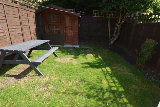  Image of 3 bedroom Terraced house to rent in Elm Way London N11 at Elm Way  London, N11 3NP