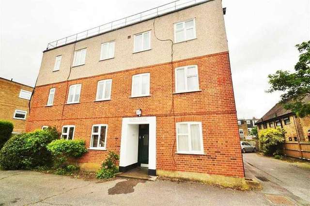  Image of 2 bedroom Apartment to rent in Montague Road London SW19 at South Wimbledon, SW19 1SZ