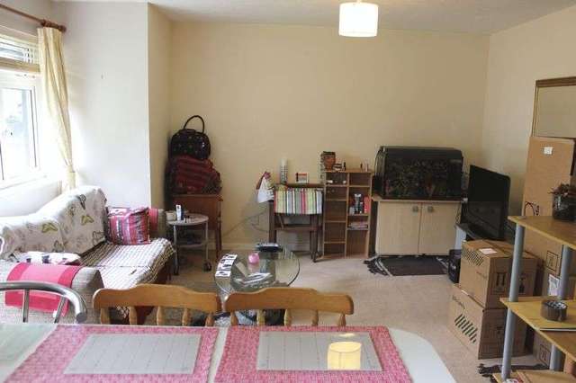  Image of 1 bedroom Terraced house to rent in Cypress Walk Englefield Green Egham TW20 at Cypress Walk Englefield Green Egham, TW20 0PA