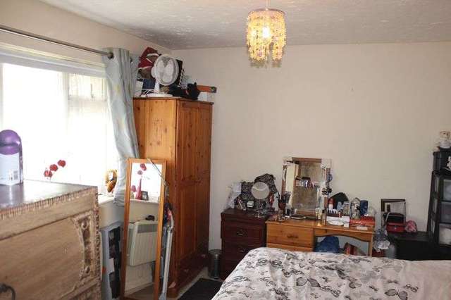  Image of 1 bedroom Terraced house to rent in Cypress Walk Englefield Green Egham TW20 at Cypress Walk Englefield Green Egham, TW20 0PA