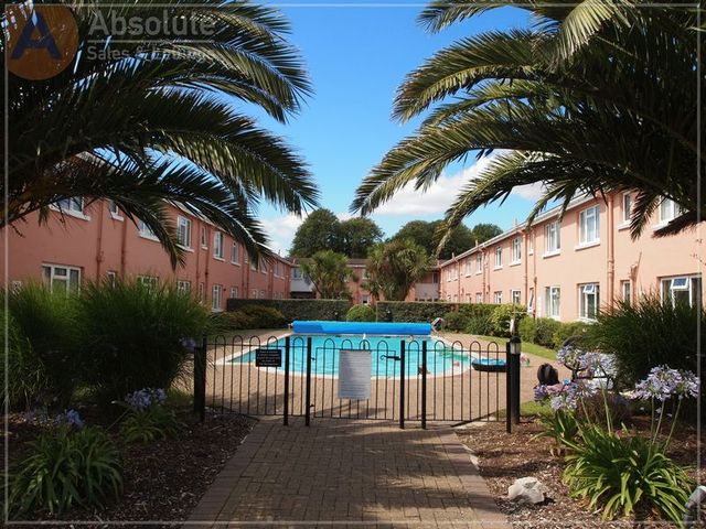 Image of 1 bedroom Flat to rent in Esplanade Road Paignton TQ4 at Esplanade Road Array Goodrington, TQ4 6BG