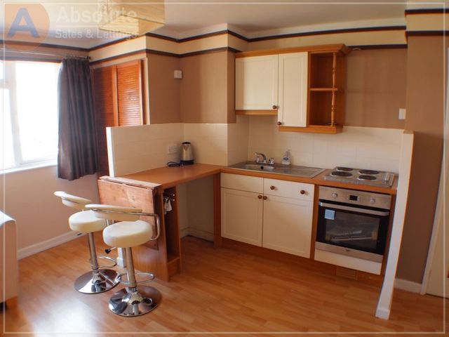  Image of 1 bedroom Flat to rent in Esplanade Road Paignton TQ4 at Esplanade Road Array Goodrington, TQ4 6BG