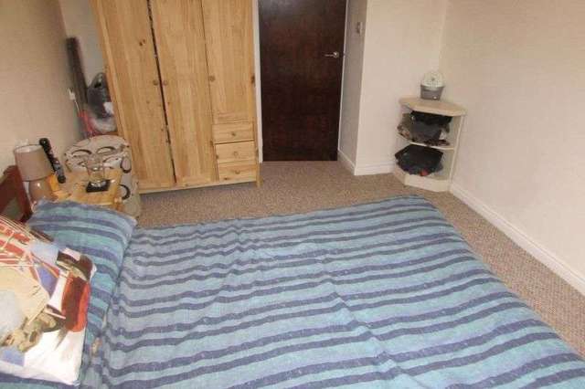  Image of 2 bedroom Flat to rent in Evesham Walk Basingstoke RG24 at Evesham Walk  Basingstoke, RG24 9BJ