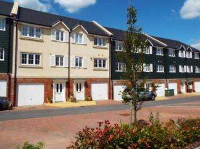  Image of 4 bedroom Terraced house for sale in Maud Avenue Fareham PO14 at Fareham Hampshire Titchfield, PO14 4FR