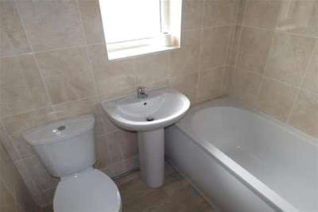  Image of 2 bedroom Terraced house to rent in Farfield Road Almondbury Huddersfield HD5 at Huddersfield, HD5 8TE