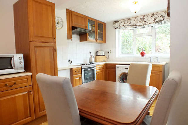  Image of 3 bedroom Semi-Detached house for sale in Marines Drive Faringdon SN7 at Faringdon Oxfordshire, SN7 7UJ