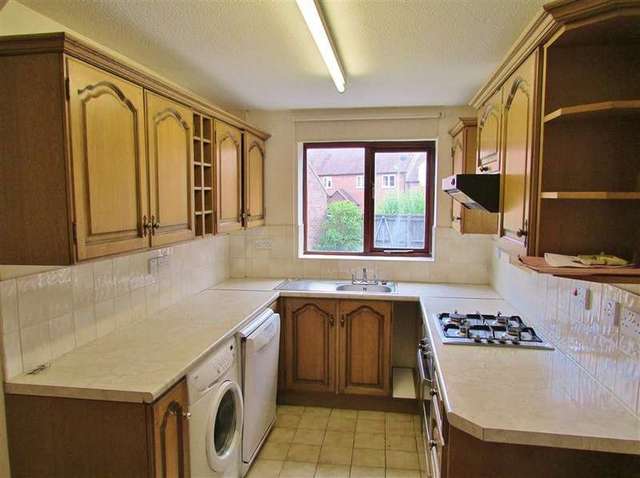  Image of 4 bedroom Detached house to rent in Farmstead Close Grove Wantage OX12 at Grove  Wantage, OX12 0BD