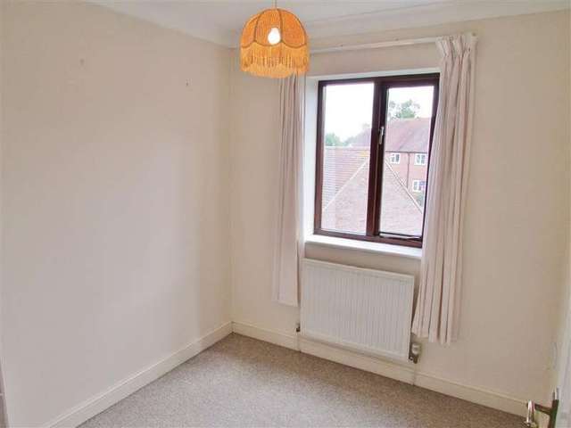  Image of 4 bedroom Detached house to rent in Farmstead Close Grove Wantage OX12 at Grove  Wantage, OX12 0BD
