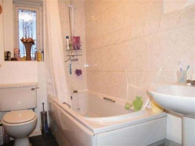  Image of 2 bedroom Semi-Detached house to rent in Field Maple Drive Nottingham NG7 at Field Maple Drive  Nottingham, NG7 5PU