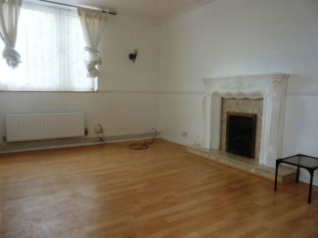  Image of 1 bedroom Flat to rent in Finchale Road London SE2 at Finchale Road Abbeywood London, SE2 9NZ