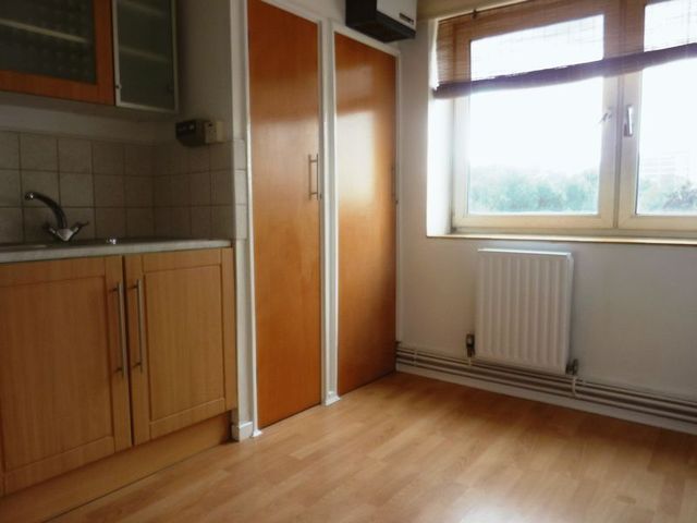  Image of 1 bedroom Flat to rent in Finchale Road London SE2 at Finchale Road Abbeywood London, SE2 9NZ