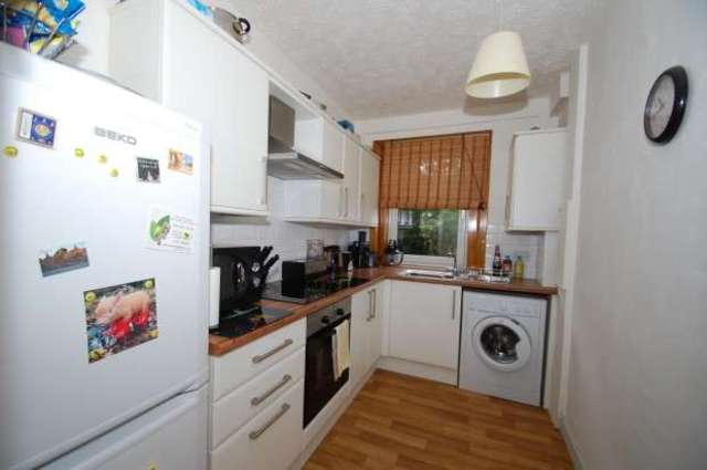  Image of 3 bedroom Flat for sale in Moness Drive Glasgow G52 at Moness Drive  Glasgow, G52 1HB