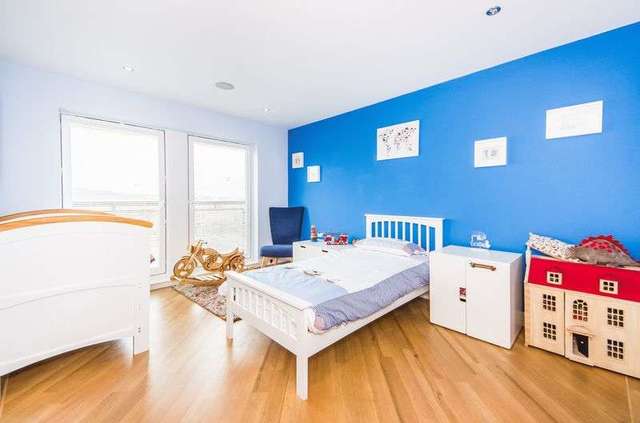  Image of 2 bedroom Flat for sale in Meggetland View Edinburgh EH14 at Meggetland View Craiglockhart Edinburgh, EH14 1XT