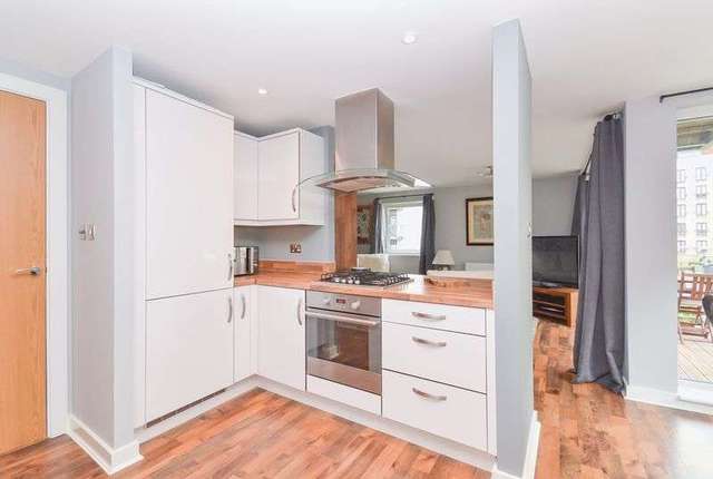  Image of 2 bedroom Flat for sale in East Pilton Farm Crossway Edinburgh EH5 at East Pilton Farm Crossway Fettes Edinburgh, EH5 2QG