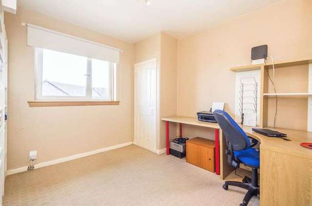  Image of 3 bedroom Flat for sale in West Pilton Lea Edinburgh EH4 at West Pilton Lea West Pilton Edinburgh, EH4 4ES