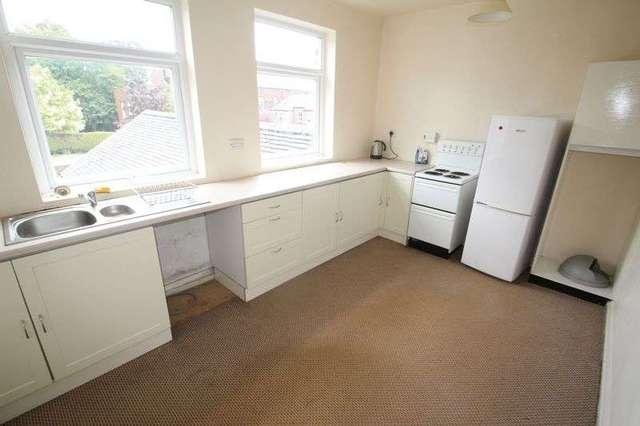  Image of 2 bedroom Flat to rent in Florence Street Newcastle-under-Lyme ST5 at Florence Street  Newcastle, ST5 2BJ