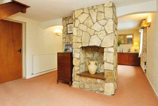  Image of 4 bedroom Detached house for sale in Fosse Way Princethorpe Rugby CV23 at Princethorpe Rugby Warwickshire, CV23 9PG
