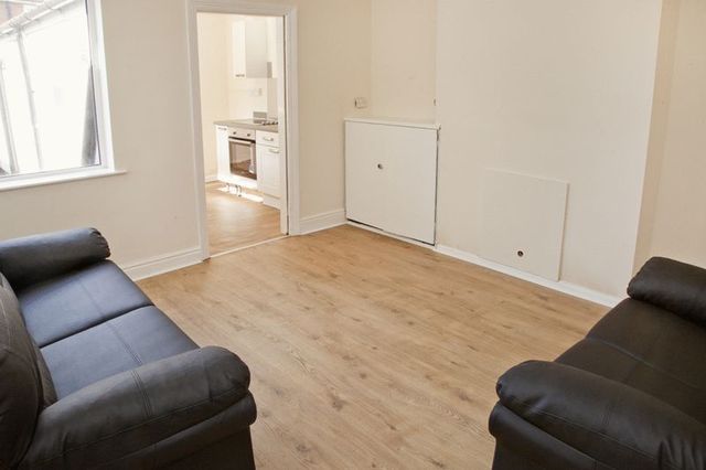  Image of 4 bedroom Detached house to rent in Foster Street Lincoln LN5 at Foster Street  Lincoln, LN5 7QF