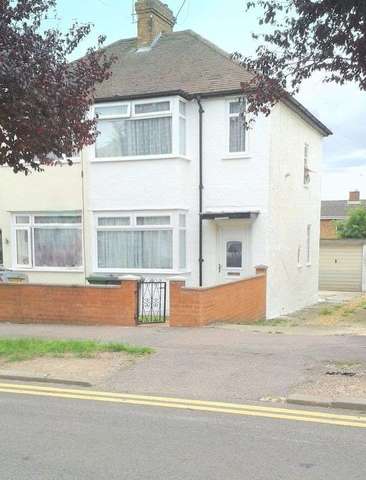  Image of 2 bedroom Semi-Detached house for sale in Fourth Avenue Luton LU3 at Fourth Avenue  Luton, LU3 3BU