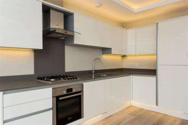  Image of 2 bedroom Flat for sale in Fulham Road London SW6 at London  Fulham, SW6 5NJ