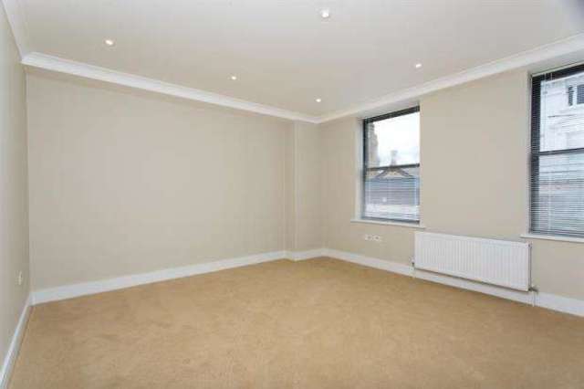  Image of 2 bedroom Flat for sale in Fulham Road London SW6 at London  Fulham, SW6 5NJ