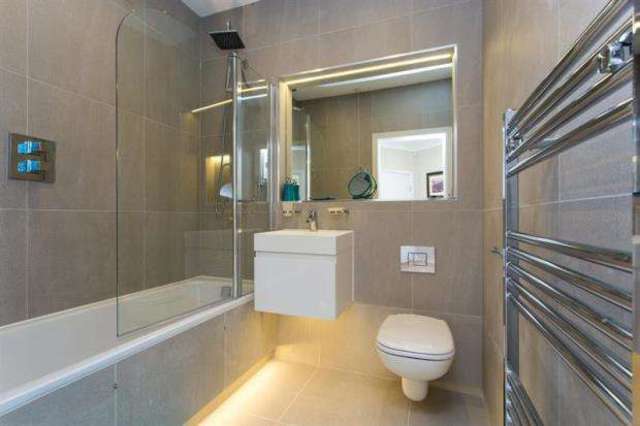  Image of 2 bedroom Flat for sale in Fulham Road London SW6 at London  Fulham, SW6 5NJ