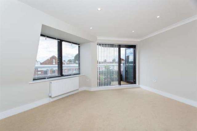  Image of 2 bedroom Flat for sale in Fulham Road London SW6 at London  Fulham, SW6 5NJ