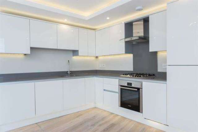  Image of 2 bedroom Flat for sale in Fulham Road London SW6 at London  Fulham, SW6 5NJ