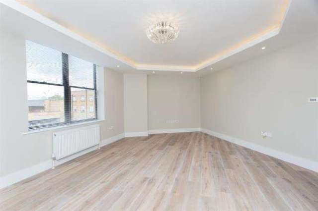  Image of 2 bedroom Flat for sale in Fulham Road London SW6 at London  Fulham, SW6 5NJ