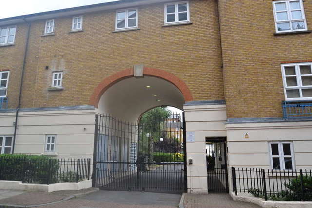  Image of 2 bedroom Flat to rent in Fuller Close London E2 at Bethnal Green, E2 6DX