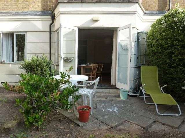  Image of 2 bedroom Flat to rent in Fuller Close London E2 at Bethnal Green, E2 6DX