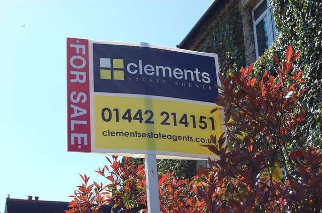  Image of 3 bedroom Terraced house for sale in Gadebridge Road Hemel Hempstead HP1 at Hemel Hempstead Boxmoor, HP1 3DU