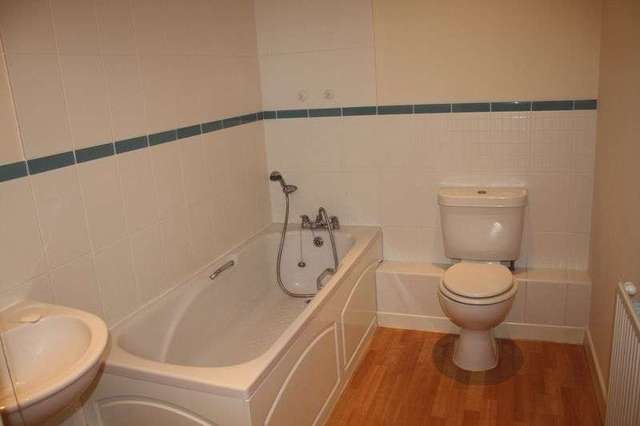  Image of 2 bedroom Flat to rent in Bury Road Hemel Hempstead HP1 at Bury Road  Hemel Hempstead, HP1 1HG