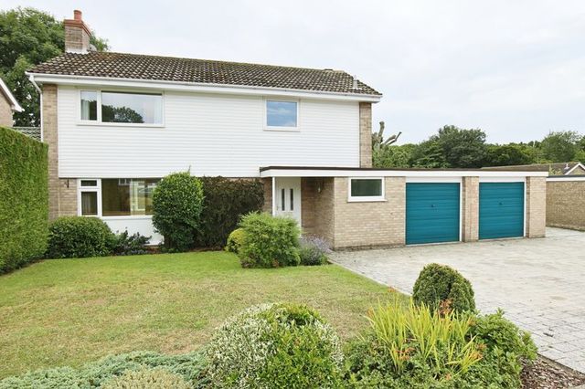  Image of 4 bedroom Detached house for sale in Gainsborough Drive Lowestoft NR32 at Gainsborough Drive  Lowestoft, NR32 4NJ