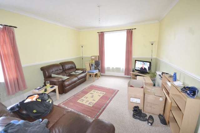  Image of 1 bedroom Flat to rent in George Street Hailsham BN27 at 16 George Street  Hailsham, BN27 1AE