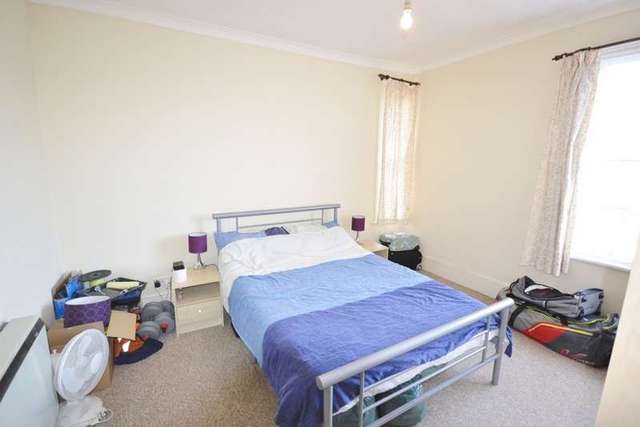  Image of 1 bedroom Flat to rent in George Street Hailsham BN27 at 16 George Street  Hailsham, BN27 1AE