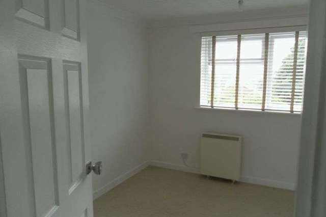  Image of 2 bedroom Flat to rent in Gillman Road Farlington Portsmouth PO6 at Gillman Road Farlington Portsmouth, PO6 1BT