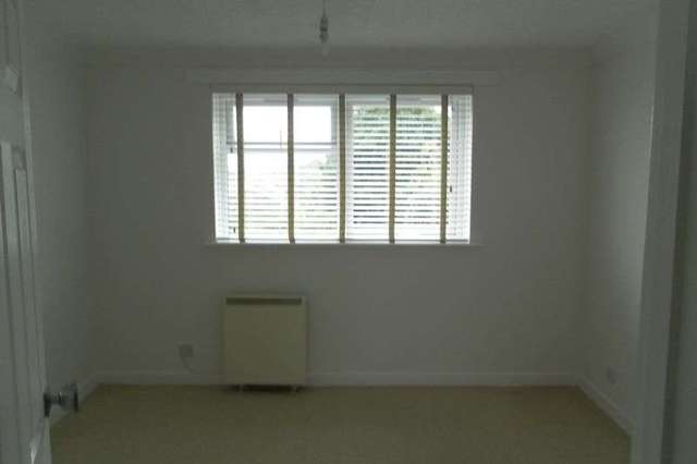  Image of 2 bedroom Flat to rent in Gillman Road Farlington Portsmouth PO6 at Gillman Road Farlington Portsmouth, PO6 1BT