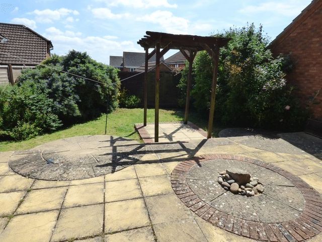  Image of 3 bedroom Detached house for sale in Gilman Close Blunsdon Swindon SN25 at Gilman Close St.Andrews Ridge Swindon, SN25 4GJ