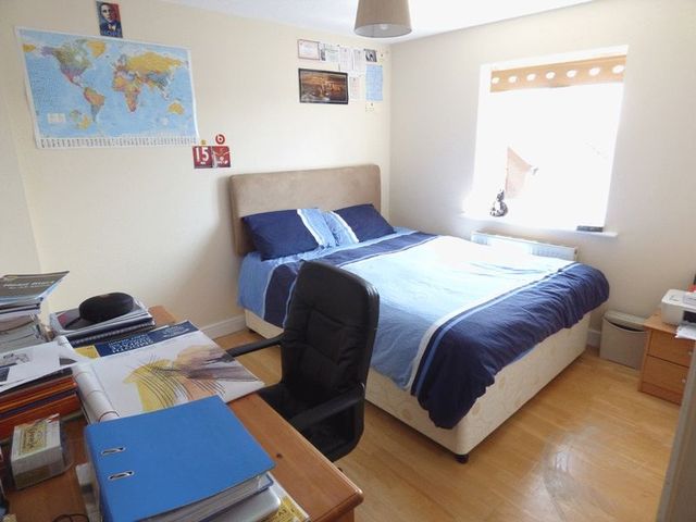  Image of 3 bedroom Detached house for sale in Gilman Close Blunsdon Swindon SN25 at Gilman Close St.Andrews Ridge Swindon, SN25 4GJ