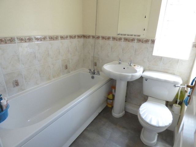  Image of 3 bedroom Detached house for sale in Gilman Close Blunsdon Swindon SN25 at Gilman Close St.Andrews Ridge Swindon, SN25 4GJ
