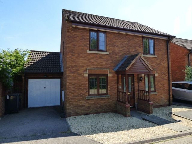  Image of 3 bedroom Detached house for sale in Gilman Close Blunsdon Swindon SN25 at Gilman Close St.Andrews Ridge Swindon, SN25 4GJ