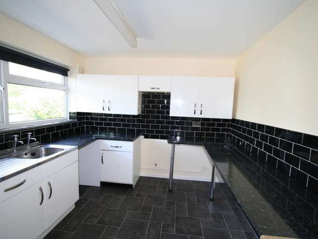  Image of 2 bedroom Terraced house to rent in Glebe Street Chadderton Oldham OL9 at Oldham OL9 8HY Oldham, OL9 8HY