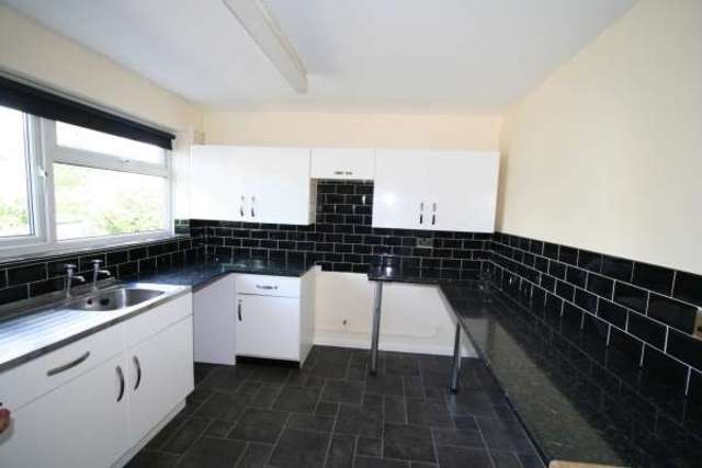  Image of 2 bedroom Terraced house to rent in Glebe Street Chadderton Oldham OL9 at Oldham OL9 8HY Oldham, OL9 8HY