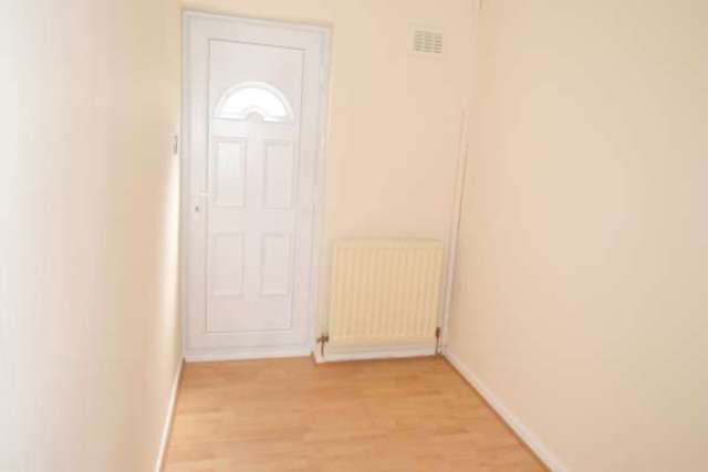  Image of 2 bedroom Terraced house to rent in Glebe Street Chadderton Oldham OL9 at Oldham OL9 8HY Oldham, OL9 8HY