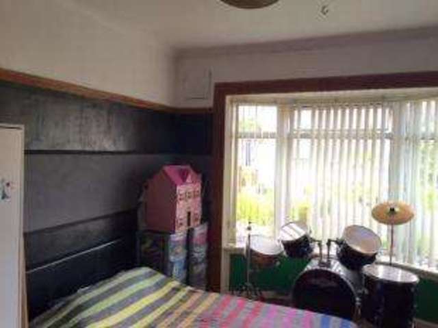  Image of 3 bedroom Flat for sale in Glencroft Road Glasgow G44 at Croftfoot Glasgow Castlemilk, G44 5RE