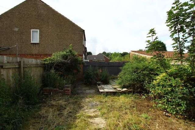  Image of 3 bedroom Terraced house for sale in Goddard Avenue Hull HU5 at Goddard Avenue  Hull, HU5 2AW