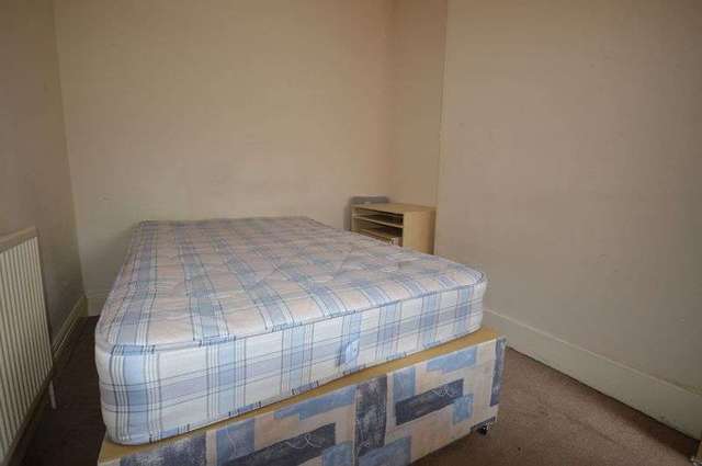  Image of 3 bedroom Terraced house to rent in Grasmere Street Leicester LE2 at Grasmere Street  Leicester, LE2 7FU