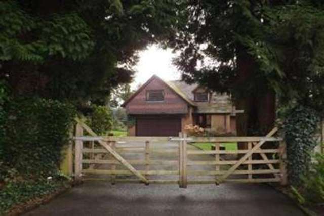  Image of 5 bedroom Detached house to rent in Crossways Road Grayshott Hindhead GU26 at Hindhead, GU26 6HG